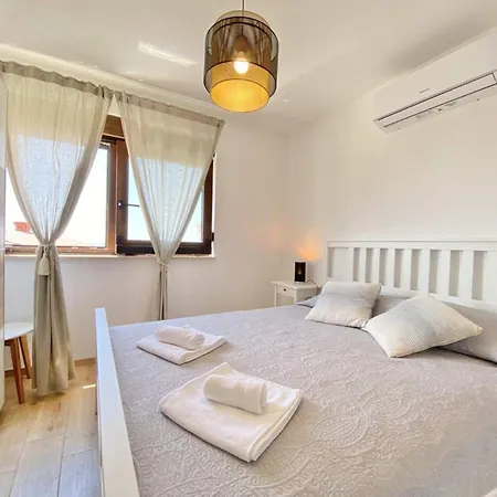 Charming Ira With Pool *