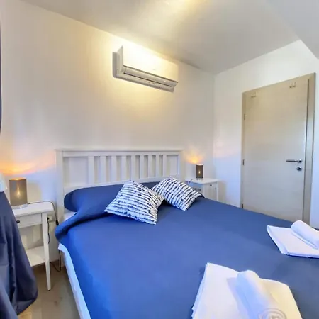 Charming Ira With Pool Holiday home *