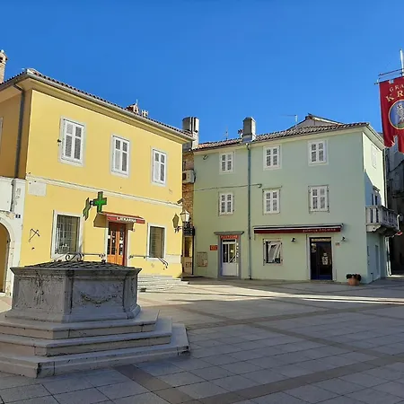 Charming Ira With Pool Holiday home *