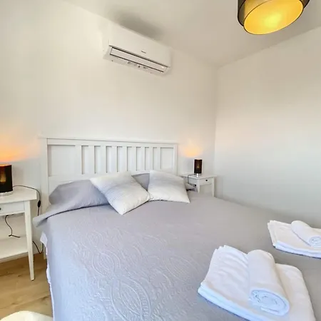 Charming Ira With Pool *