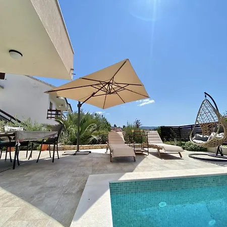 Semesterbostad Charming Ira With Pool Krk Town