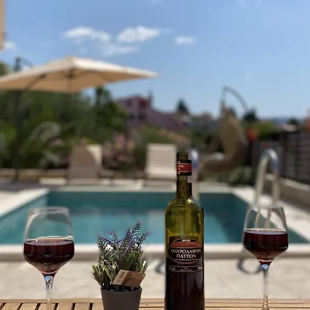 Vikendica Charming Ira With Pool *